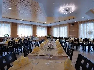 La Perla Hotel